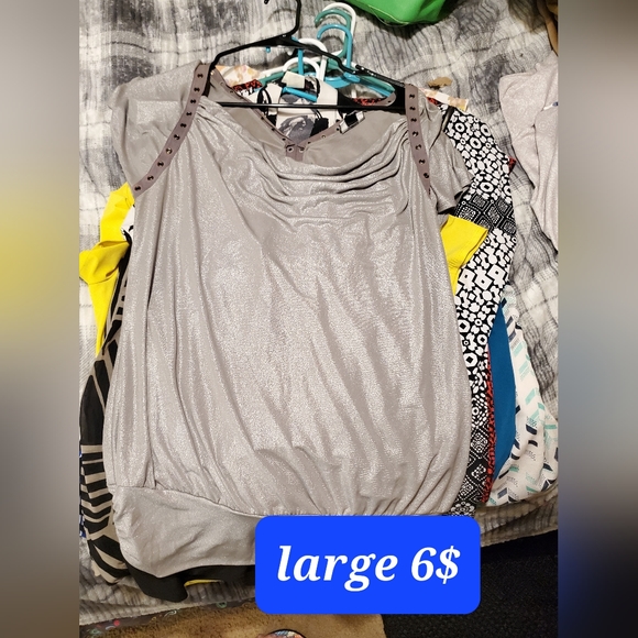 Tops - Picture 10 of 16